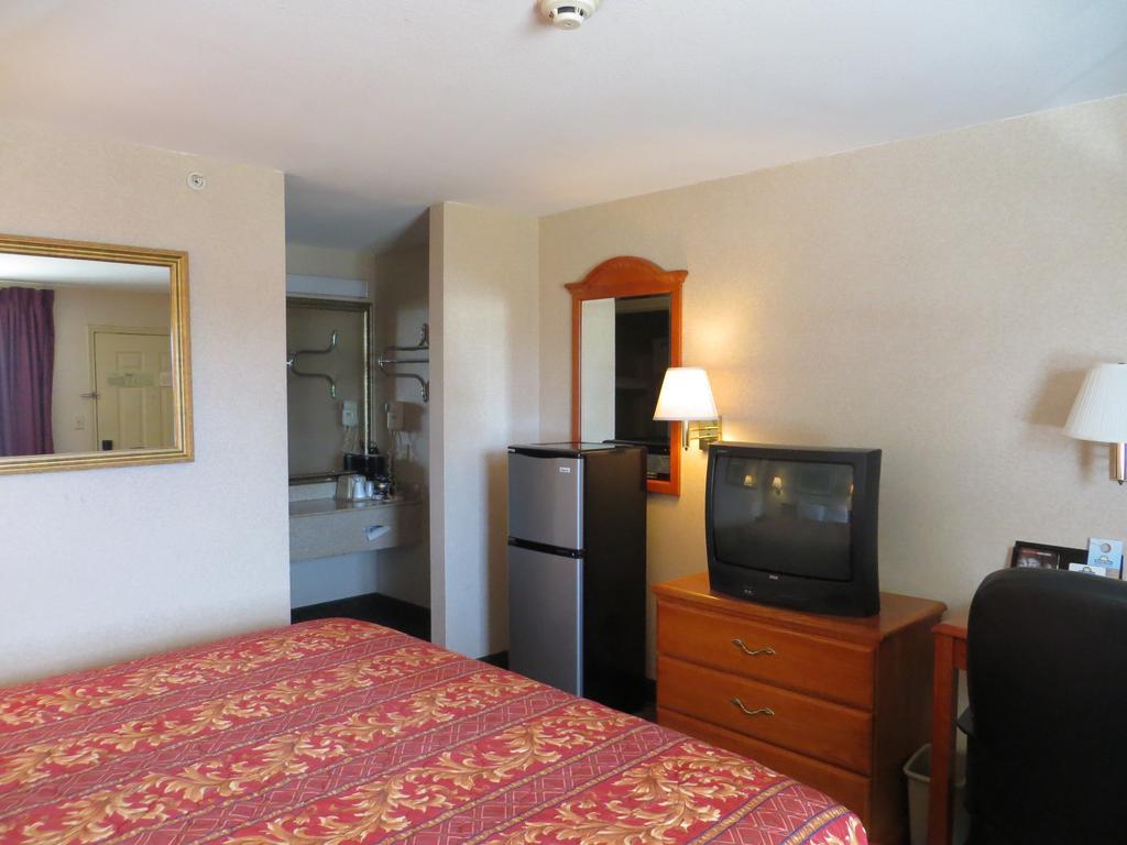 Days Inn Dallas Dfw Bagian luar foto